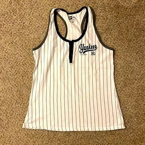 Yankees Tank top, womens Large, Aaron Judge 99